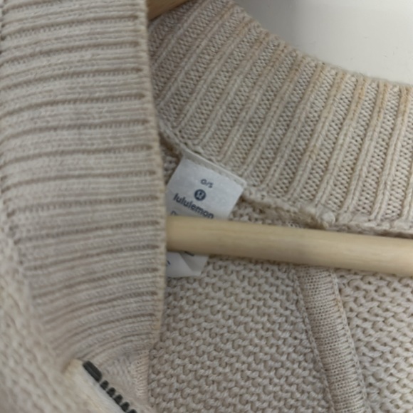 Lululemon poncho - Picture 2 of 4